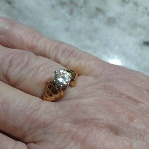 Elegant Gold Ring with Clear Stone